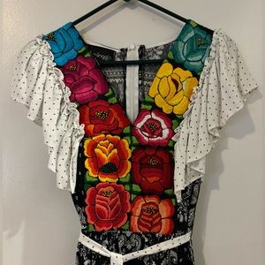 Beautifully detailed Oaxacan style maxi dress size small